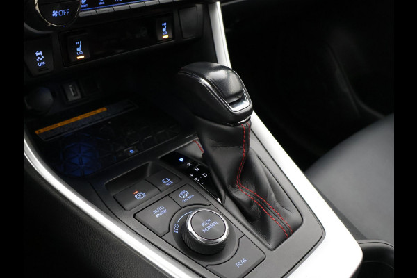 Toyota RAV4 2.5 PLUG-IN PHEV HYBRID AWD 4WD 306 PK + TREKHAAK | STOELVERW. | CAMERA | LED | APPLE CARPLAY | 18 INCH