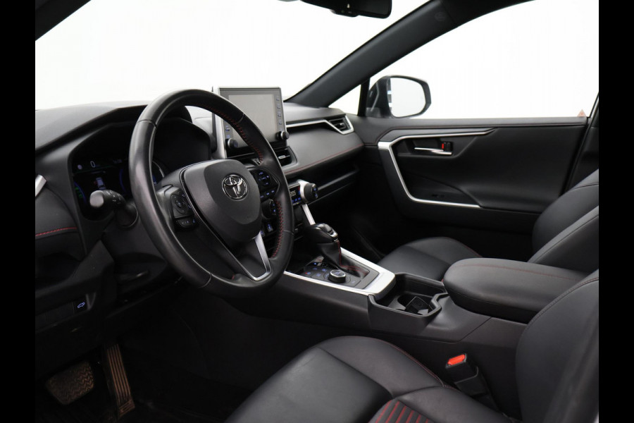 Toyota RAV4 2.5 PLUG-IN PHEV HYBRID AWD 4WD 306 PK + TREKHAAK | STOELVERW. | CAMERA | LED | APPLE CARPLAY | 18 INCH