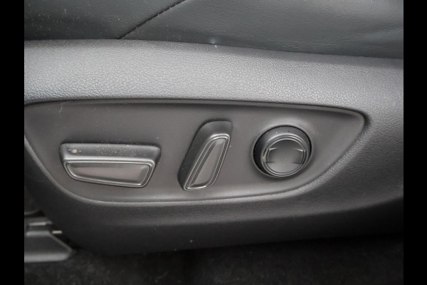 Toyota RAV4 2.5 PLUG-IN PHEV HYBRID AWD 4WD 306 PK + TREKHAAK | STOELVERW. | CAMERA | LED | APPLE CARPLAY | 18 INCH