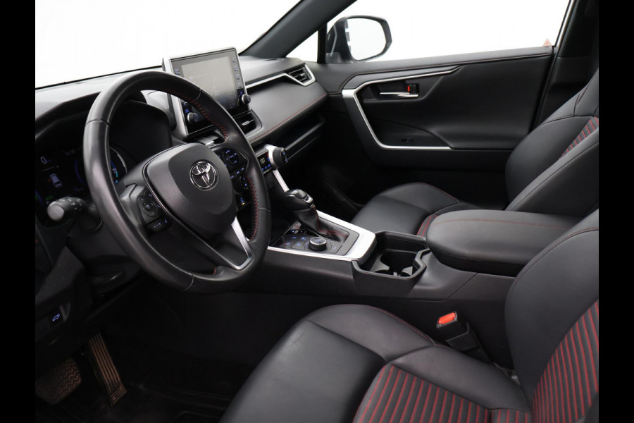 Toyota RAV4 2.5 PLUG-IN PHEV HYBRID AWD 4WD 306 PK + TREKHAAK | STOELVERW. | CAMERA | LED | APPLE CARPLAY | 18 INCH