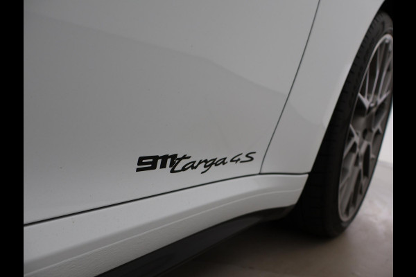 Porsche 911 TARGA 4S 3.0 992 ORIG. NL *17.979 KM* + SPORTUITLAAT / SFEERVERLICHTING / 360 CAMERA