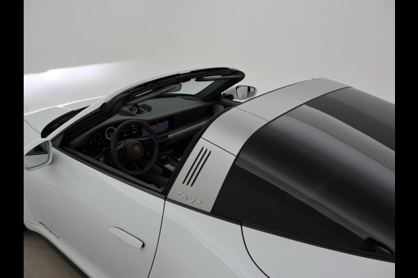 Porsche 911 TARGA 4S 3.0 992 ORIG. NL *17.979 KM* + SPORTUITLAAT / SFEERVERLICHTING / 360 CAMERA