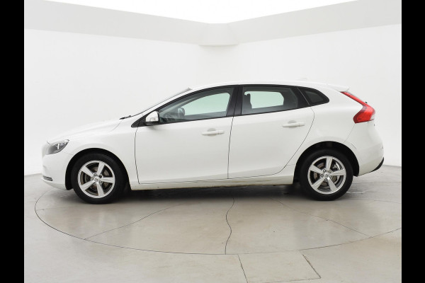 Volvo V40 2.0 D2 120 PK EURO 6 + NAVIGATIE Volvo V40 2.0 D2 + NAVIGATIE | DIGITALE COCKPIT | CRUISE CONTROL