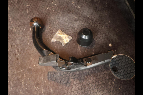 Peugeot Expert 2.0 BLUEHDI 180 PK AUT. SPORT PREMIUM + 2 SCHUIFDEUREN | HEAD-UP | CAMERA | TREEPLANKEN