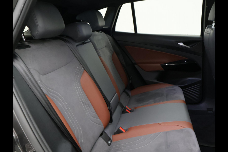 Volkswagen ID.4 First 77 kWh 1st EDITION + WEGKL. TREKHAAK | 20 INCH | CAMERA | STOELVERW. | APPLE CARPLAY
