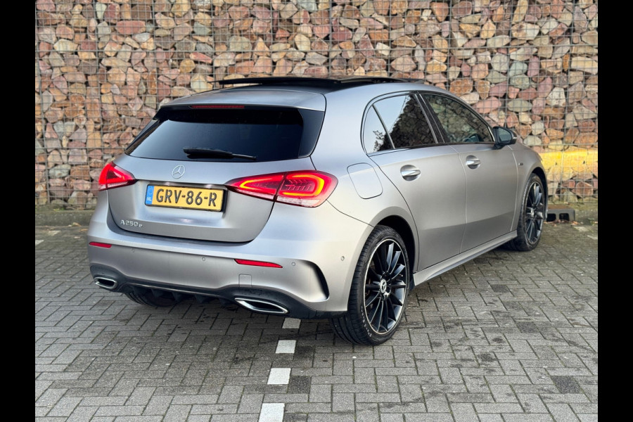 Mercedes-Benz A-Klasse 250 e AMG Pano 360 Camera