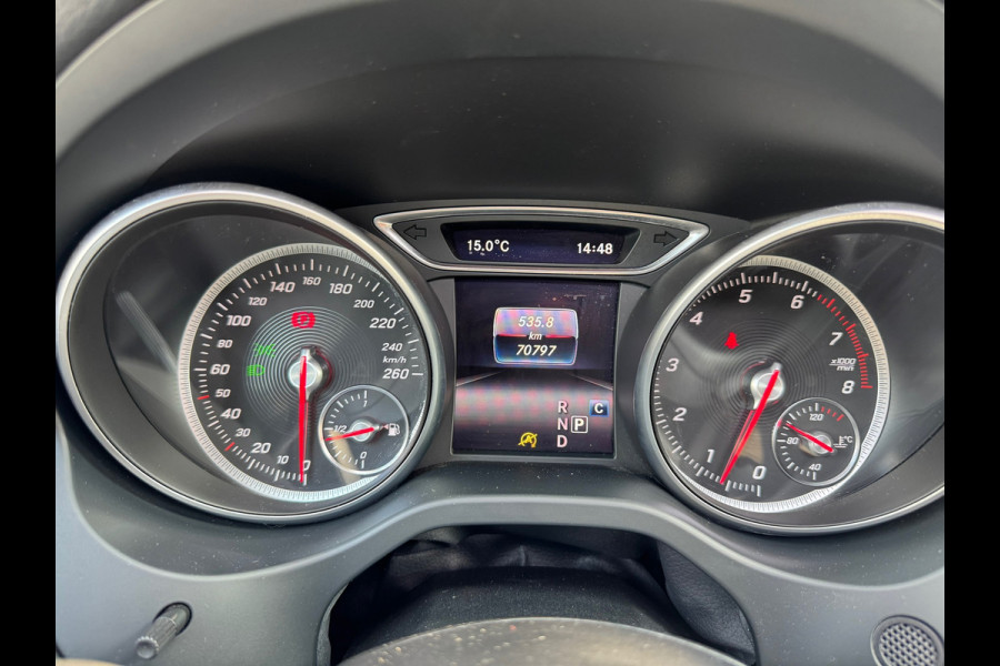 Mercedes-Benz CLA-Klasse 200 Ambition AMG Automaat Pano