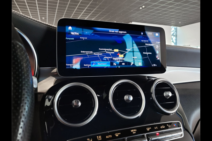 Mercedes-Benz GLC 200 4-M AMG Night|Panorama|20"|Trekhaak|MBUX|Spoorpakket|Sfeerverlichting|Treeplanken|New Service