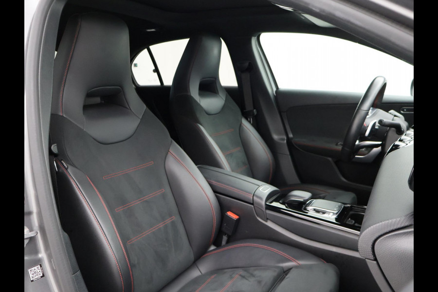 Mercedes-Benz A-Klasse 200 163 PK AUT. AMG NIGHT + PANORAMA | CAMERA | STOELVERW. | WIDESCREEN MBUX