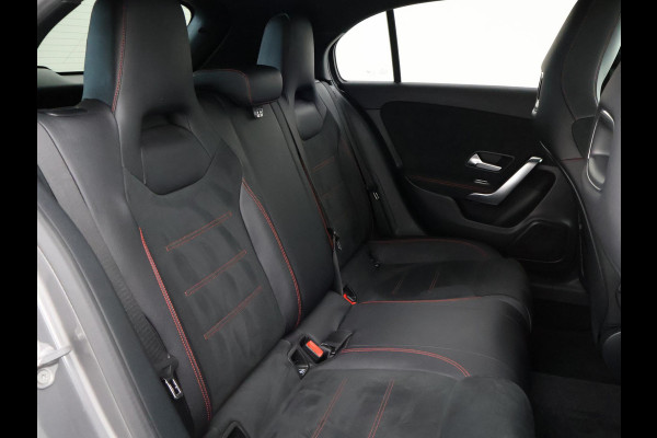 Mercedes-Benz A-Klasse 200 163 PK AUT. AMG NIGHT + PANORAMA | CAMERA | STOELVERW. | WIDESCREEN MBUX