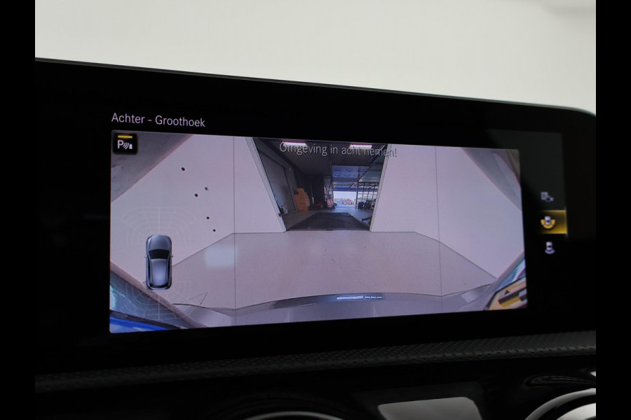 Mercedes-Benz A-Klasse 200 163 PK AUT. AMG NIGHT + PANORAMA | CAMERA | STOELVERW. | WIDESCREEN MBUX