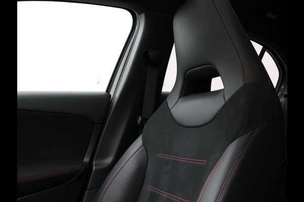 Mercedes-Benz A-Klasse 200 163 PK AUT. AMG NIGHT + PANORAMA | CAMERA | STOELVERW. | WIDESCREEN MBUX