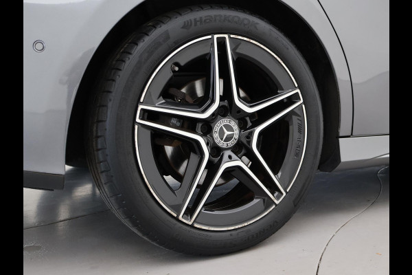 Mercedes-Benz A-Klasse 200 163 PK AUT. AMG NIGHT + PANORAMA | CAMERA | STOELVERW. | WIDESCREEN MBUX