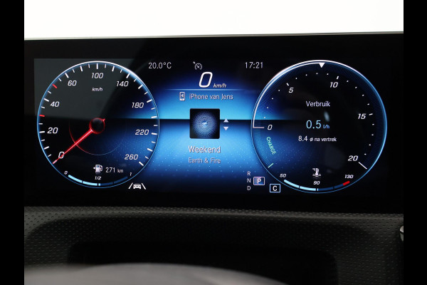 Mercedes-Benz A-Klasse 200 163 PK AUT. AMG NIGHT + PANORAMA | CAMERA | STOELVERW. | WIDESCREEN MBUX