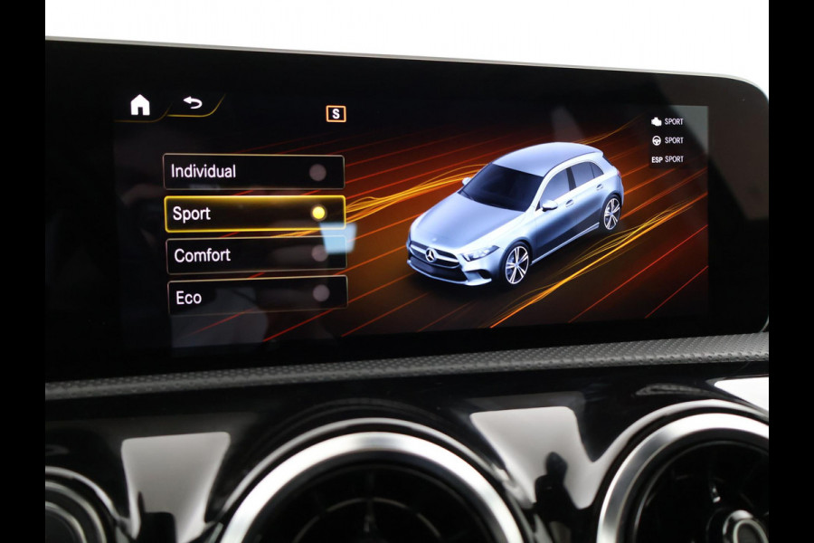 Mercedes-Benz A-Klasse 200 163 PK AUT. AMG NIGHT + PANORAMA | CAMERA | STOELVERW. | WIDESCREEN MBUX