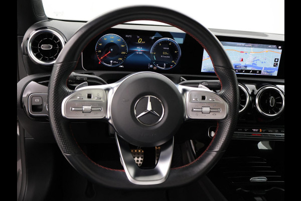 Mercedes-Benz A-Klasse 200 163 PK AUT. AMG NIGHT + PANORAMA | CAMERA | STOELVERW. | WIDESCREEN MBUX