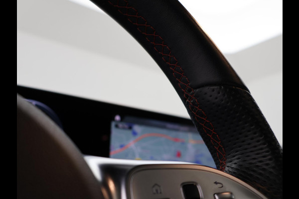 Mercedes-Benz A-Klasse 200 163 PK AUT. AMG NIGHT + PANORAMA | CAMERA | STOELVERW. | WIDESCREEN MBUX