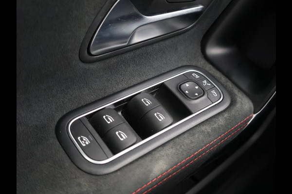 Mercedes-Benz A-Klasse 200 163 PK AUT. AMG NIGHT + PANORAMA | CAMERA | STOELVERW. | WIDESCREEN MBUX