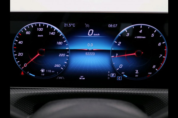 Mercedes-Benz A-Klasse 180 Business Solution AMG AMG Line | Achteruitrijcamera | Apple CarPlay | Spiegelpakket | Dodehoekassistent. Inclusief 48 maanden Mercedes-Benz Certified garantie voor Europa.