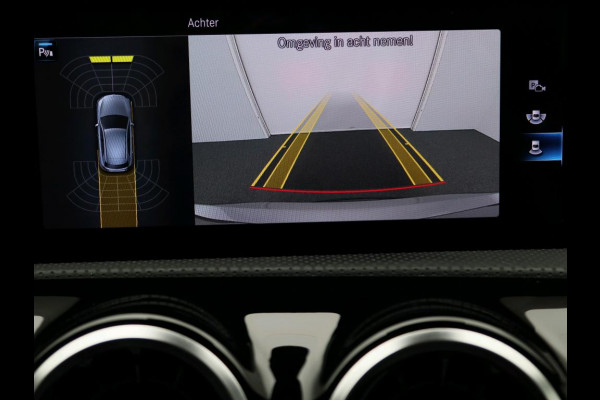 Mercedes-Benz A-Klasse 180 Business Solution AMG AMG Line | Achteruitrijcamera | Apple CarPlay | Spiegelpakket | Dodehoekassistent. Inclusief 48 maanden Mercedes-Benz Certified garantie voor Europa.