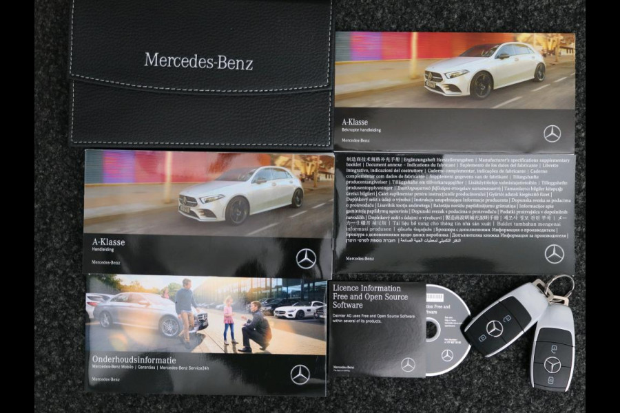 Mercedes-Benz A-Klasse 180 Business Solution AMG AMG Line | Achteruitrijcamera | Apple CarPlay | Spiegelpakket | Dodehoekassistent. Inclusief 48 maanden Mercedes-Benz Certified garantie voor Europa.