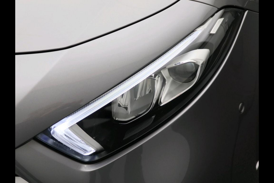 Mercedes-Benz A-Klasse 180 Business Solution AMG AMG Line | Achteruitrijcamera | Apple CarPlay | Spiegelpakket | Dodehoekassistent. Inclusief 48 maanden Mercedes-Benz Certified garantie voor Europa.