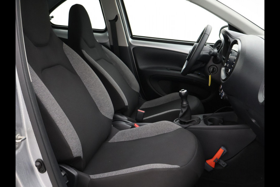 Toyota Aygo X 1.0 VVT-i MT PLAY + ADAPTIVE CRUISE | APPLE CARPLAY | CAMERA | AIRCO