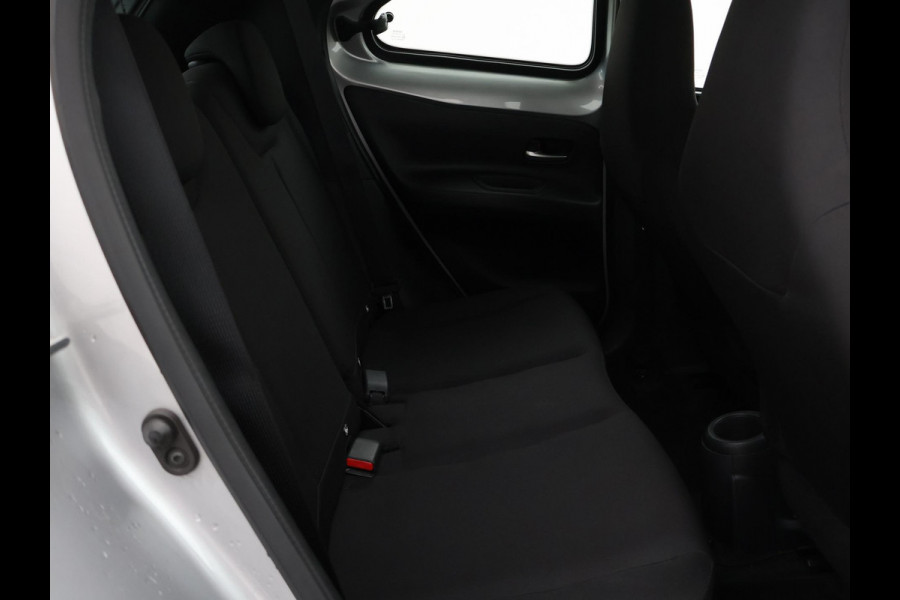 Toyota Aygo X 1.0 VVT-i MT PLAY + ADAPTIVE CRUISE | APPLE CARPLAY | CAMERA | AIRCO