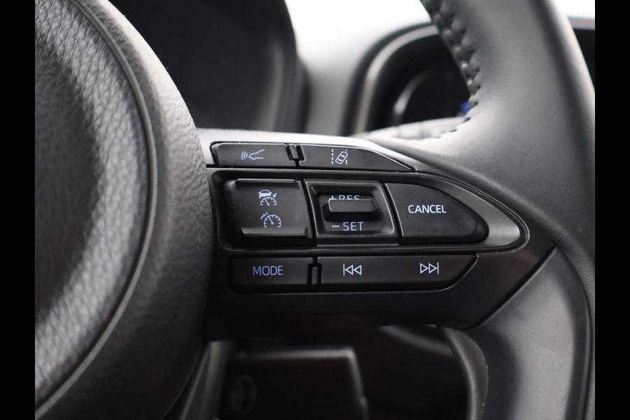 Toyota Aygo X 1.0 VVT-i MT PLAY + ADAPTIVE CRUISE | APPLE CARPLAY | CAMERA | AIRCO