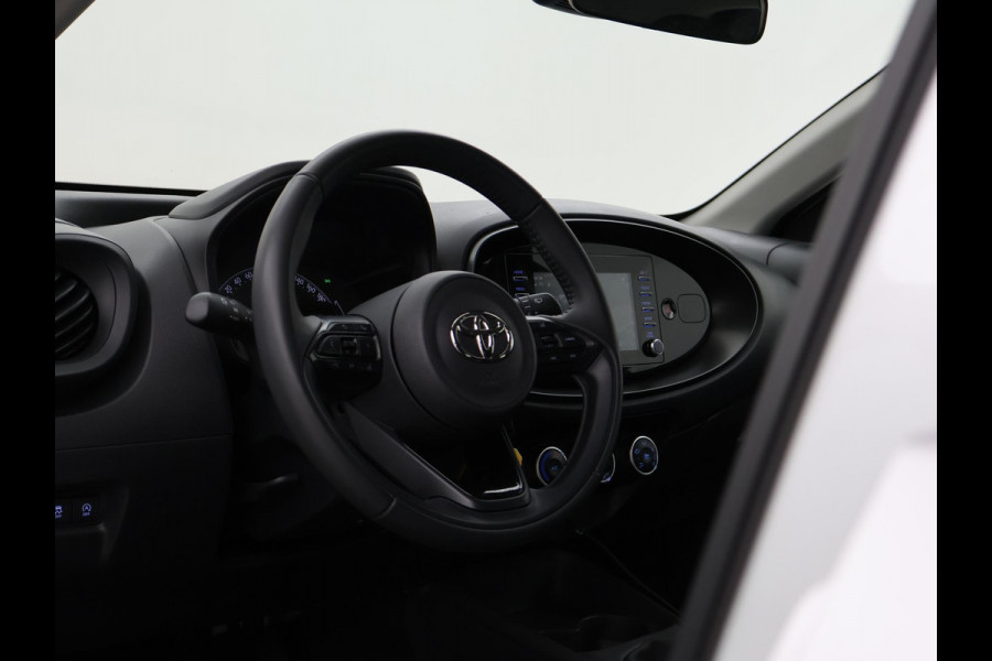 Toyota Aygo X 1.0 VVT-i MT PLAY + ADAPTIVE CRUISE | APPLE CARPLAY | CAMERA | AIRCO