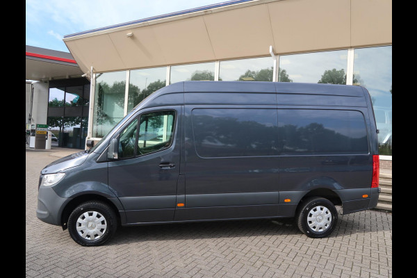 Mercedes-Benz Sprinter 316 2.2 CDI 163 PK AUT7 L2H2 + 3500 KG TREKHAAK / ADAPTIVE CRUISE / BREEDBEELD MBUX