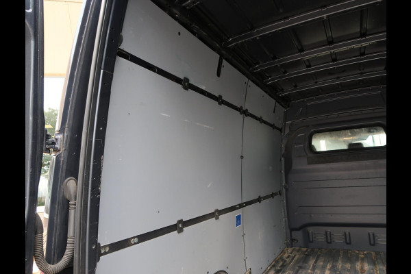 Mercedes-Benz Sprinter 316 2.2 CDI 163 PK AUT7 L2H2 + 3500 KG TREKHAAK / ADAPTIVE CRUISE / BREEDBEELD MBUX