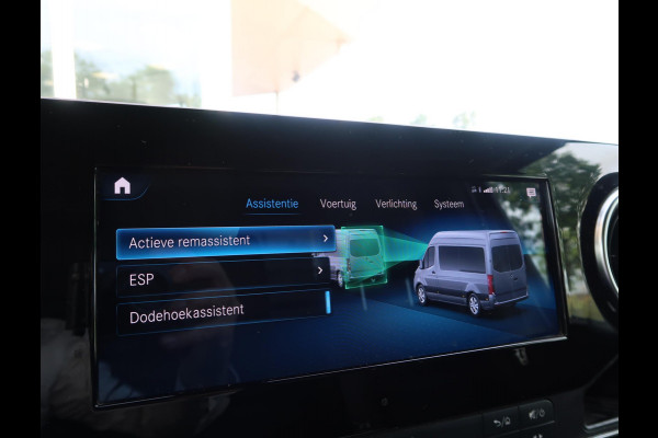Mercedes-Benz Sprinter 316 2.2 CDI 163 PK AUT7 L2H2 + 3500 KG TREKHAAK / ADAPTIVE CRUISE / BREEDBEELD MBUX