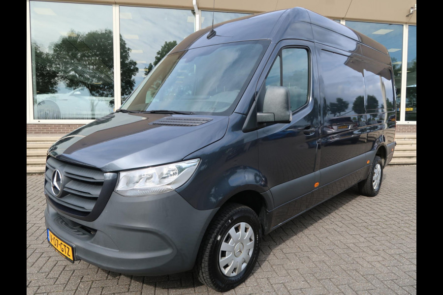Mercedes-Benz Sprinter 316 2.2 CDI 163 PK AUT7 L2H2 + 3500 KG TREKHAAK / ADAPTIVE CRUISE / BREEDBEELD MBUX