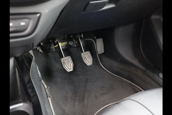 BMW 1-serie 116D LESAUTO DUBBELE BEDIENING HANDGESCHAKELD + CAMERA | SPORTSTOELEN | LED