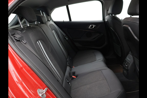 BMW 1-serie 116D LESAUTO DUBBELE BEDIENING HANDGESCHAKELD + CAMERA | SPORTSTOELEN | LED