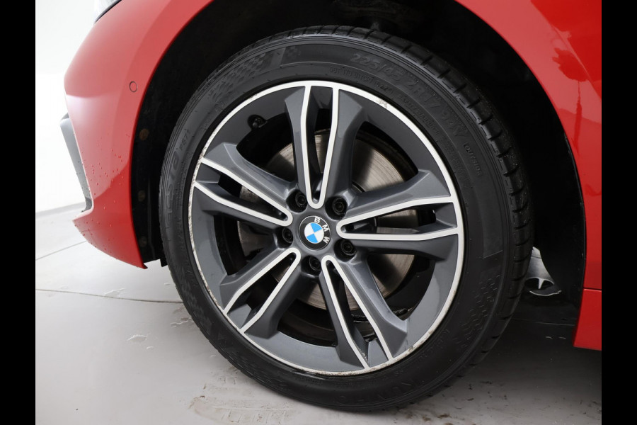 BMW 1-serie 116D LESAUTO DUBBELE BEDIENING HANDGESCHAKELD + CAMERA | SPORTSTOELEN | LED