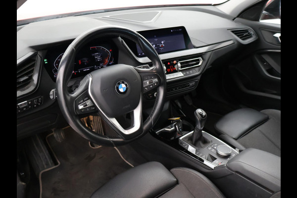 BMW 1-serie 116D LESAUTO DUBBELE BEDIENING HANDGESCHAKELD + CAMERA | SPORTSTOELEN | LED