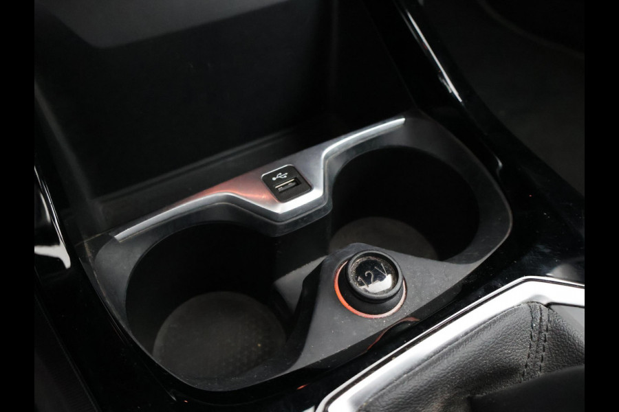 BMW 1-serie 116D LESAUTO DUBBELE BEDIENING HANDGESCHAKELD + CAMERA | SPORTSTOELEN | LED