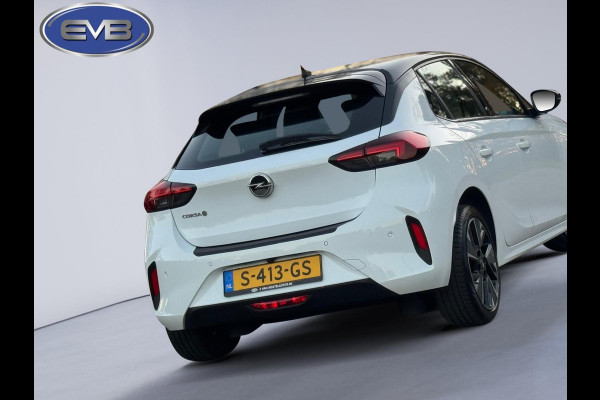 Opel CORSA-E GS Line 50 kWh two tone,achteruitrijcamera,parelmoer,17 inch, 1/2 lederen sportinterieur, climaat controle, navigatie