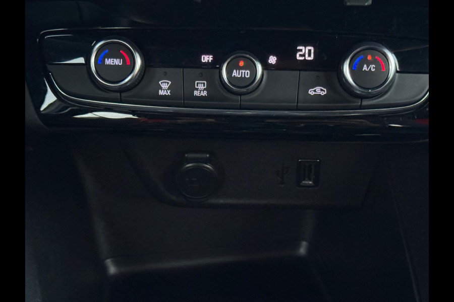 Opel CORSA-E GS Line 50 kWh two tone,achteruitrijcamera,parelmoer,17 inch, 1/2 lederen sportinterieur, climaat controle, navigatie