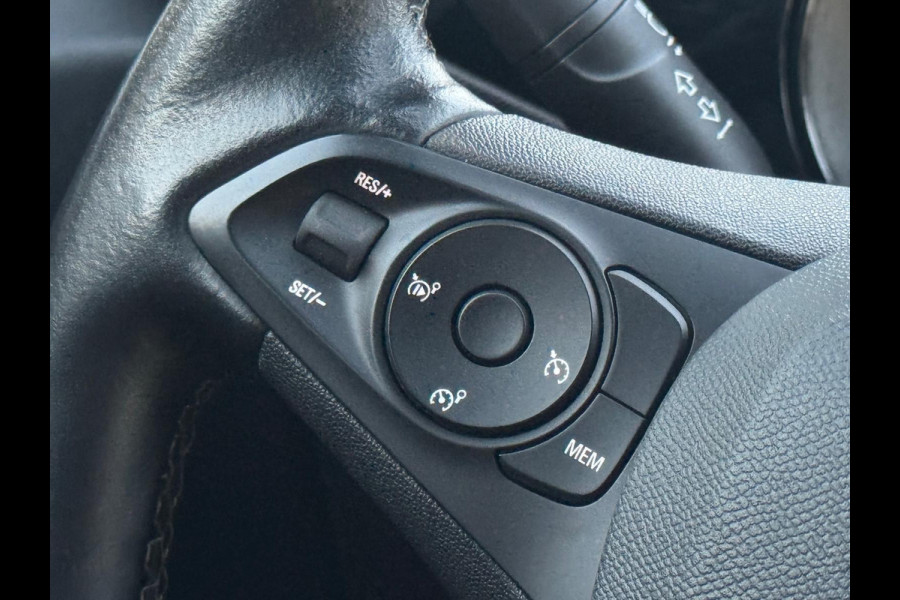 Opel CORSA-E GS Line 50 kWh two tone,achteruitrijcamera,parelmoer,17 inch, 1/2 lederen sportinterieur, climaat controle, navigatie