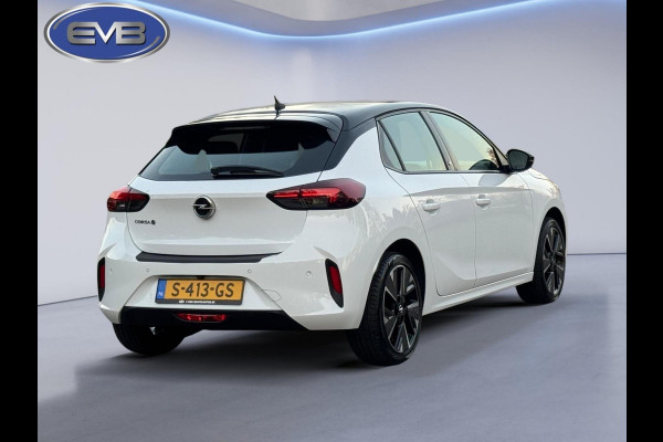 Opel CORSA-E GS Line 50 kWh two tone,achteruitrijcamera,parelmoer,17 inch, 1/2 lederen sportinterieur, climaat controle, navigatie