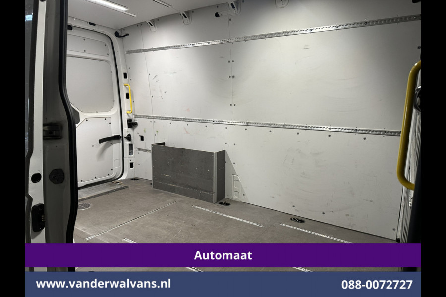 Volkswagen Crafter 2.0 TDI 177pk Automaat L3H3 L2H2 Euro6 Airco | Apple Carplay | Android Auto | Massagestoel Cruisecontrol, Chauffeursstoel, Stoelverwarming, Parkeersensoren, Bijrijdersbank