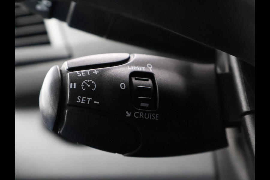 Toyota ProAce Worker 2.0 D-4D 177 PK AUT. LONG + 2 SCHUIFDEUREN / CAMERA / TREKHAAK / NAVIGATIE