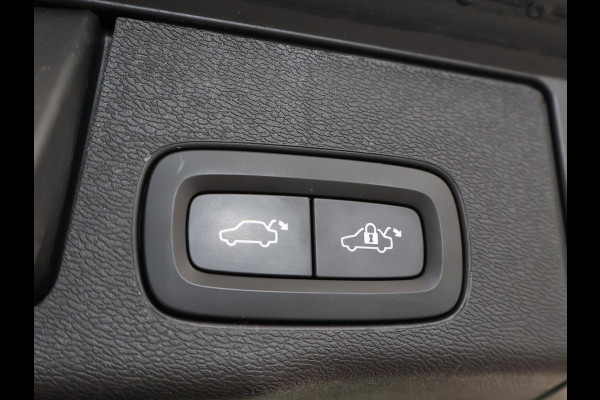Volvo XC60 2.0 T6 PHEV 340 PK R-DESIGN + PANORAMA | STUUR/STOELVERW. | ADAPTIVE CRUISE