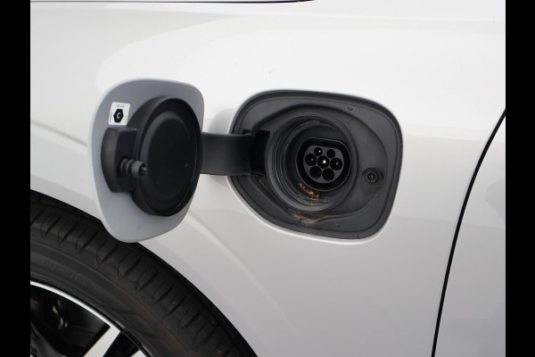 Volvo XC60 2.0 T6 PHEV 340 PK R-DESIGN + PANORAMA | STUUR/STOELVERW. | ADAPTIVE CRUISE