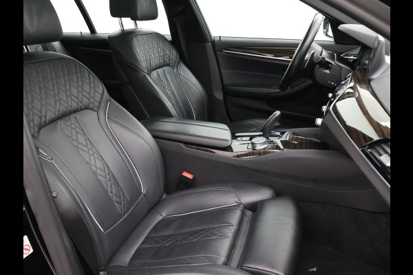 BMW 5 Serie Touring 520i 184 PK M-SPORT H.E. AUT. *ALMANDINBRAUN* + PANORAMA | NAPPA LEDER | HEAD-UP | 19 INCH