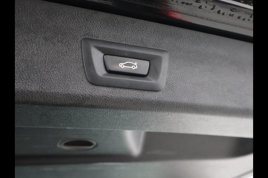 BMW 5 Serie Touring 520i 184 PK M-SPORT H.E. AUT. *ALMANDINBRAUN* + PANORAMA | NAPPA LEDER | HEAD-UP | 19 INCH