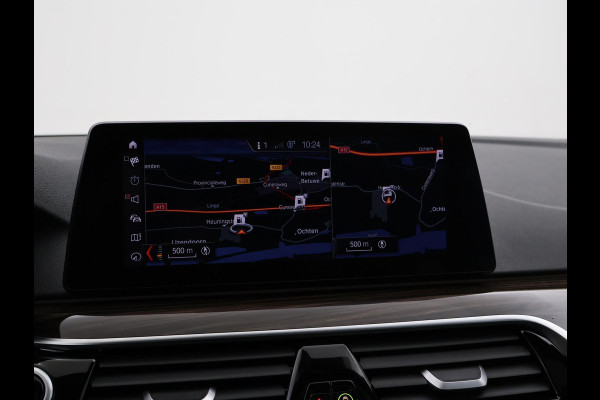 BMW 5 Serie Touring 520i 184 PK M-SPORT H.E. AUT. *ALMANDINBRAUN* + PANORAMA | NAPPA LEDER | HEAD-UP | 19 INCH